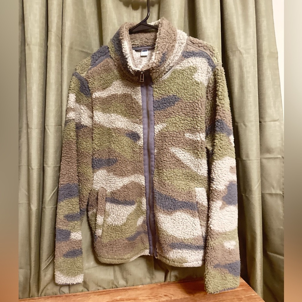 Old Navy Camouflage Teddy Jacket Size Large